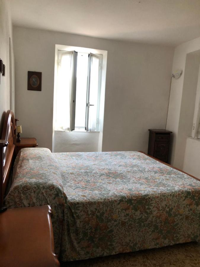 Appartamento Bilocale Mirella Carro Esterno foto