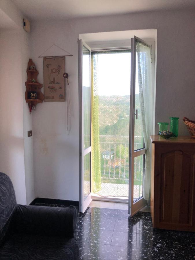 Appartamento Bilocale Mirella Carro Esterno foto