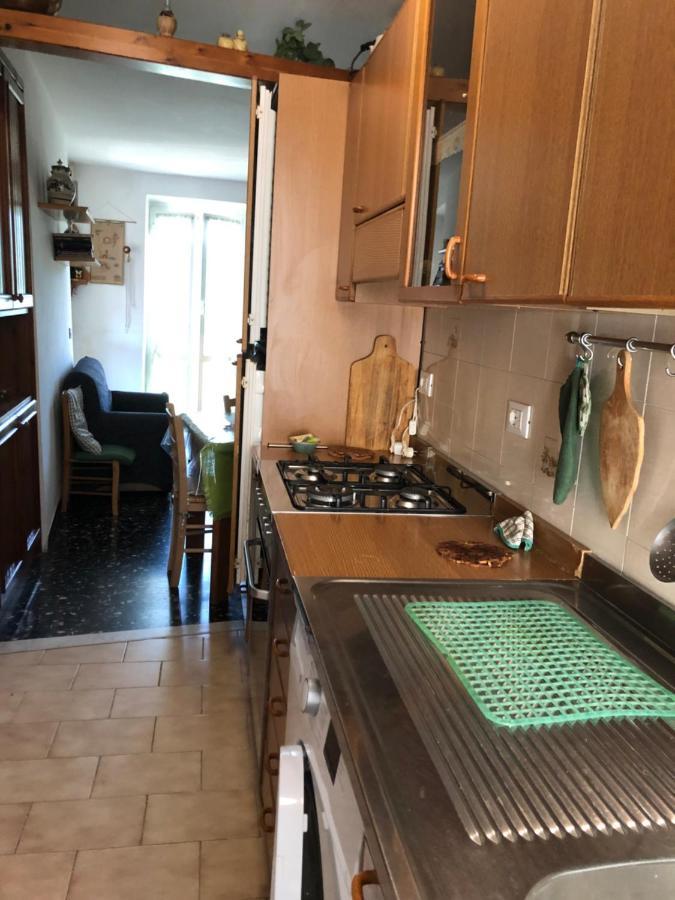 Appartamento Bilocale Mirella Carro Esterno foto